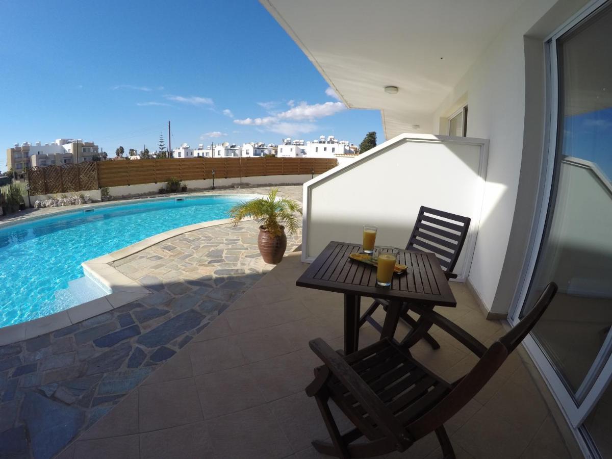 Kato Paphos Suites Eksteriør billede