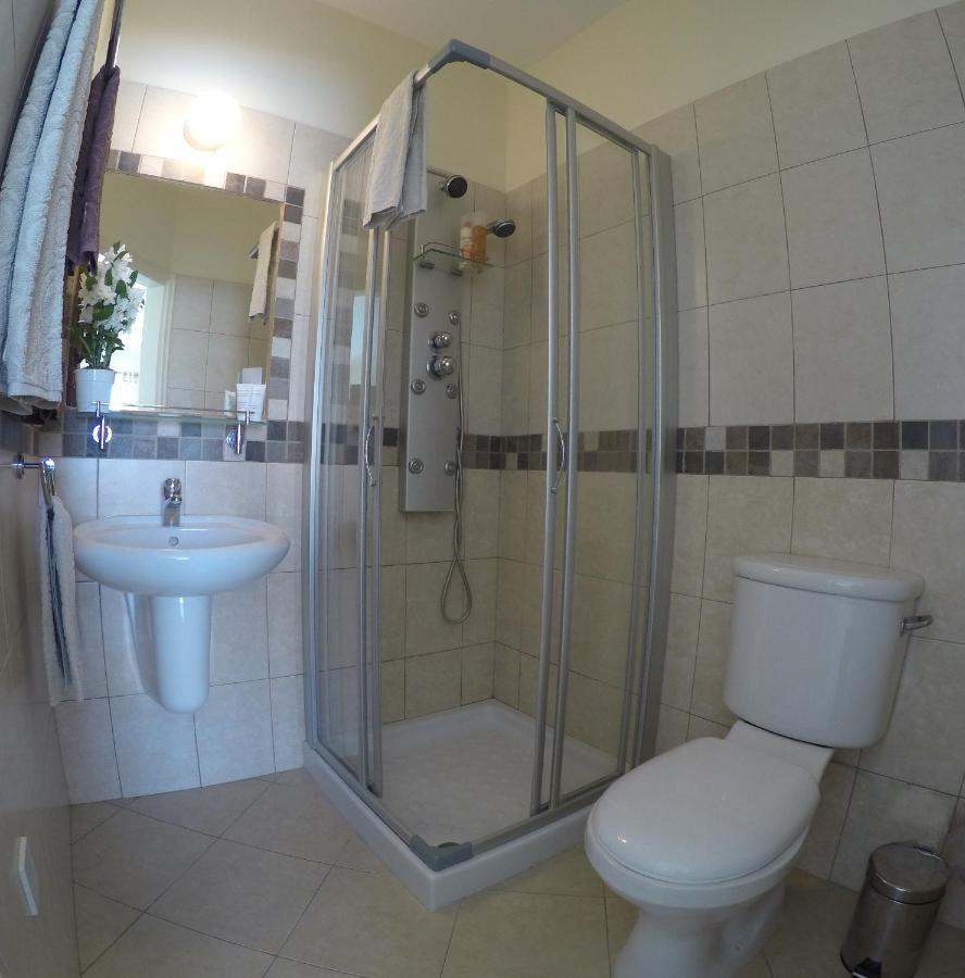 Kato Paphos Suites Eksteriør billede