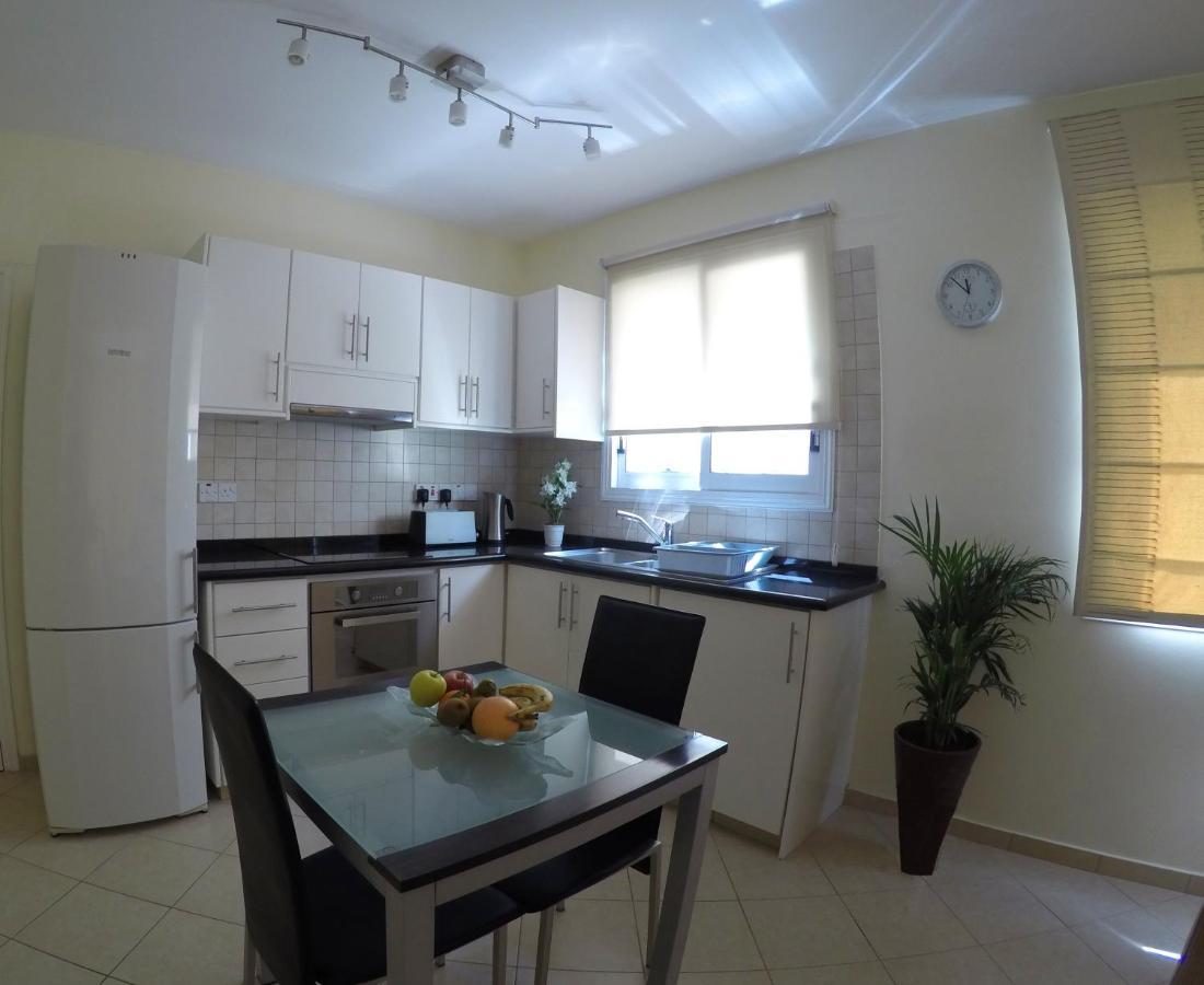 Kato Paphos Suites Eksteriør billede