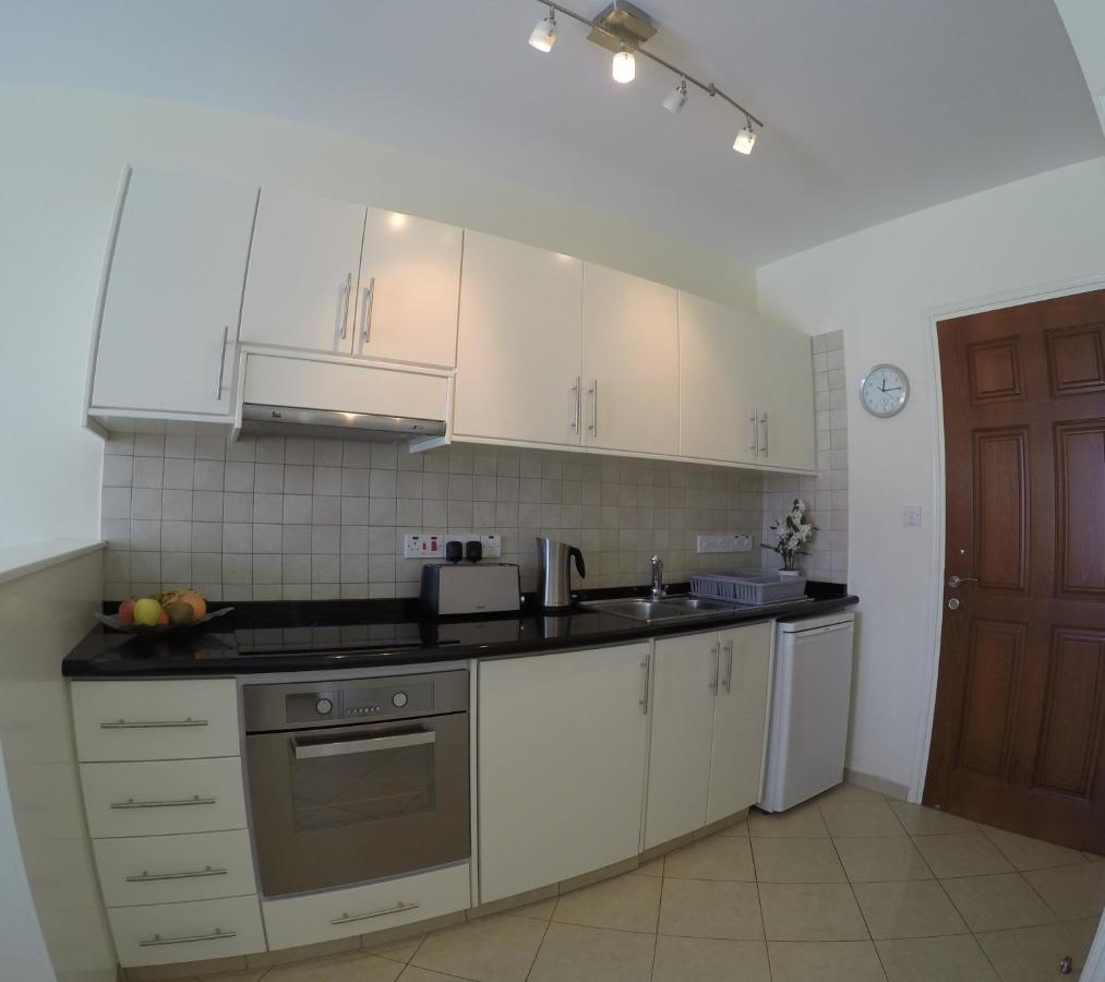 Kato Paphos Suites Eksteriør billede