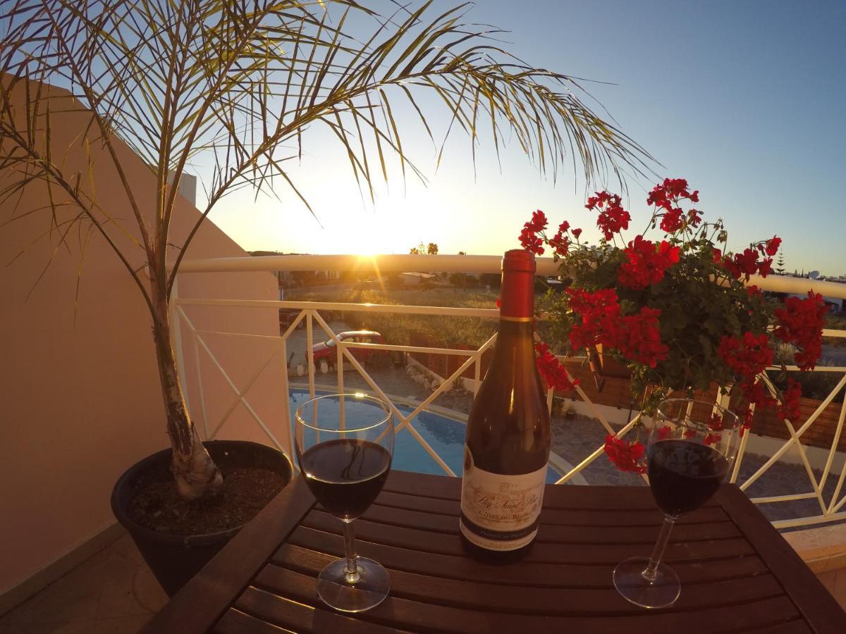 Kato Paphos Suites Eksteriør billede