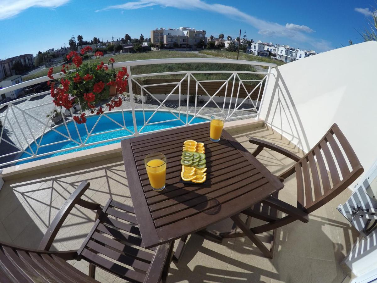 Kato Paphos Suites Eksteriør billede
