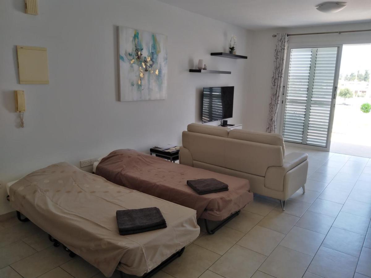 Kato Paphos Suites Eksteriør billede
