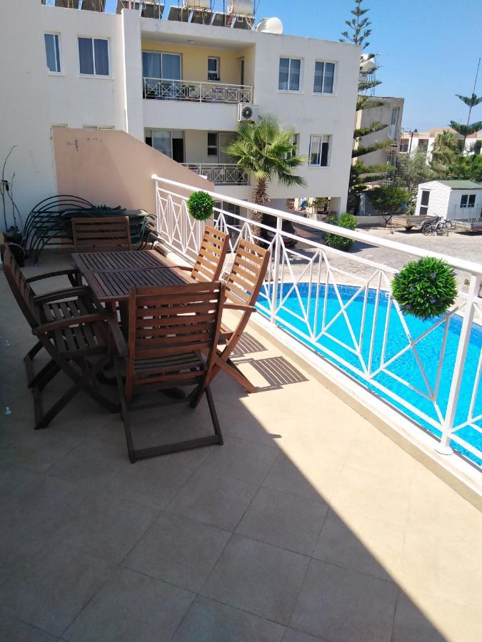 Kato Paphos Suites Eksteriør billede