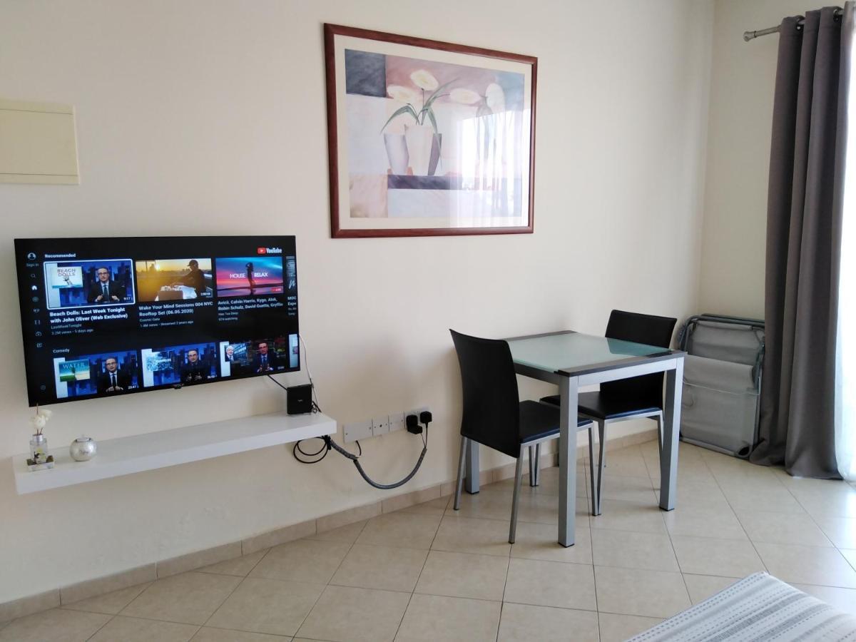 Kato Paphos Suites Eksteriør billede