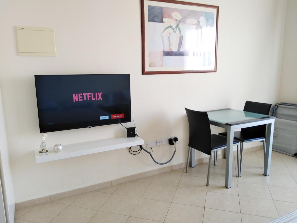 Kato Paphos Suites Eksteriør billede