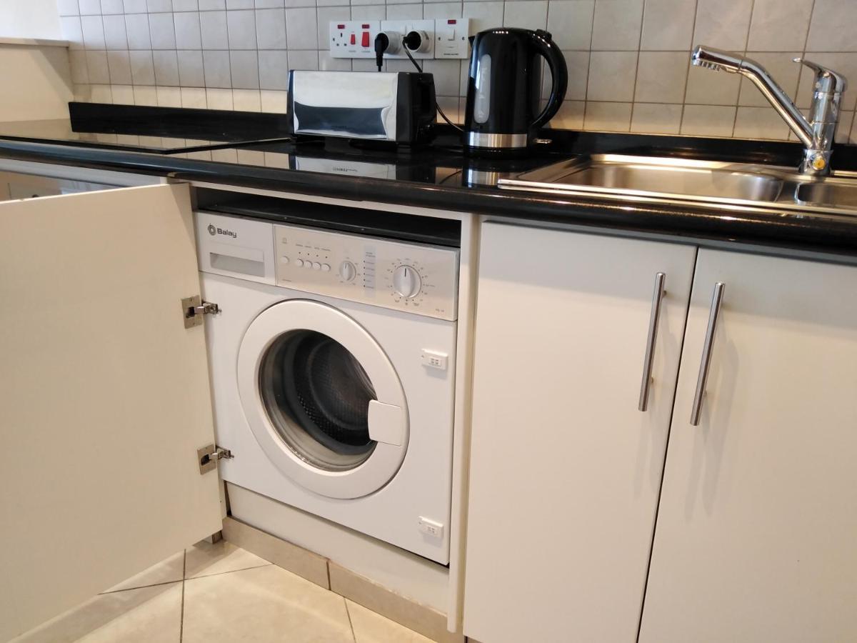 Kato Paphos Suites Eksteriør billede