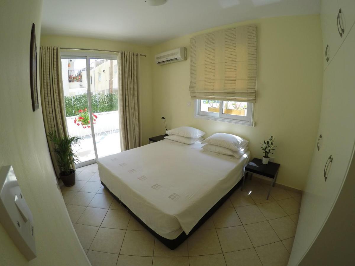 Kato Paphos Suites Eksteriør billede