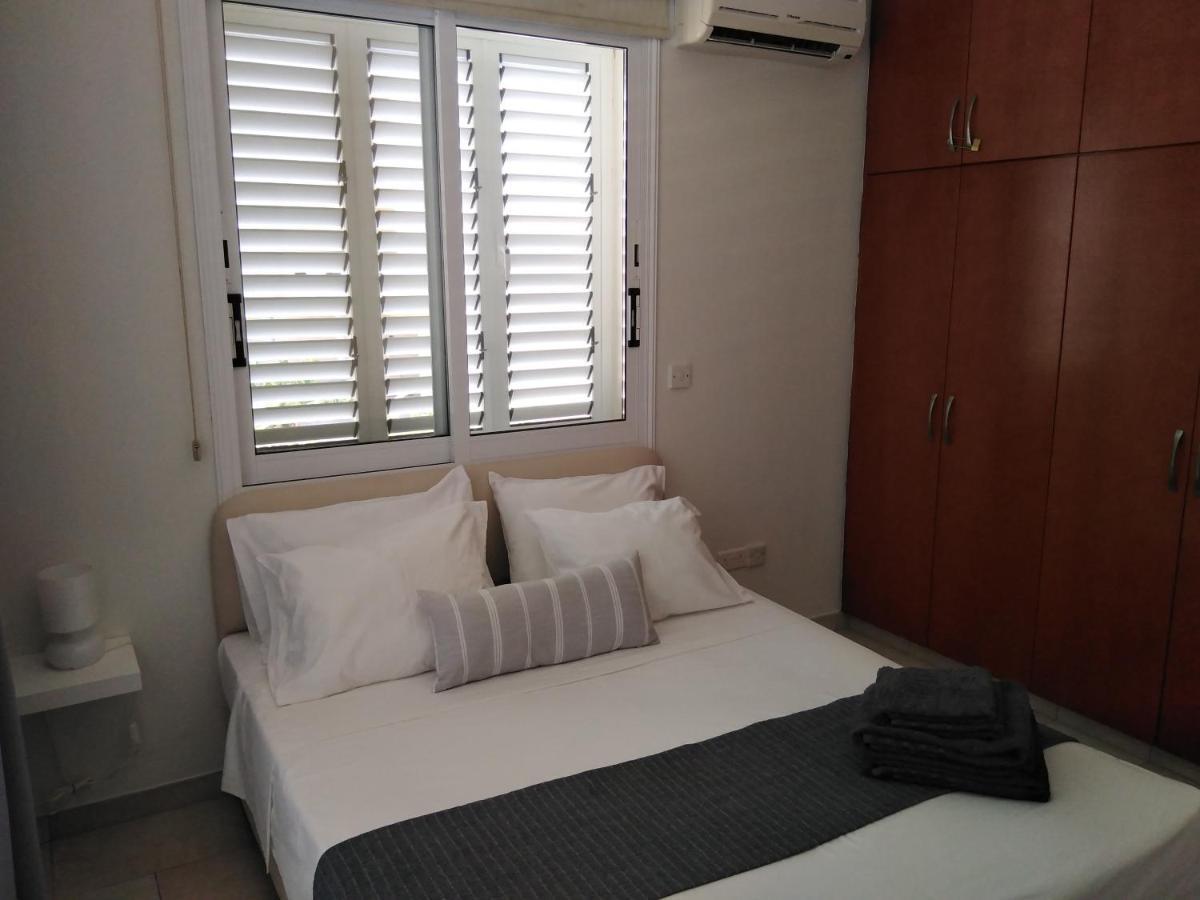 Kato Paphos Suites Eksteriør billede