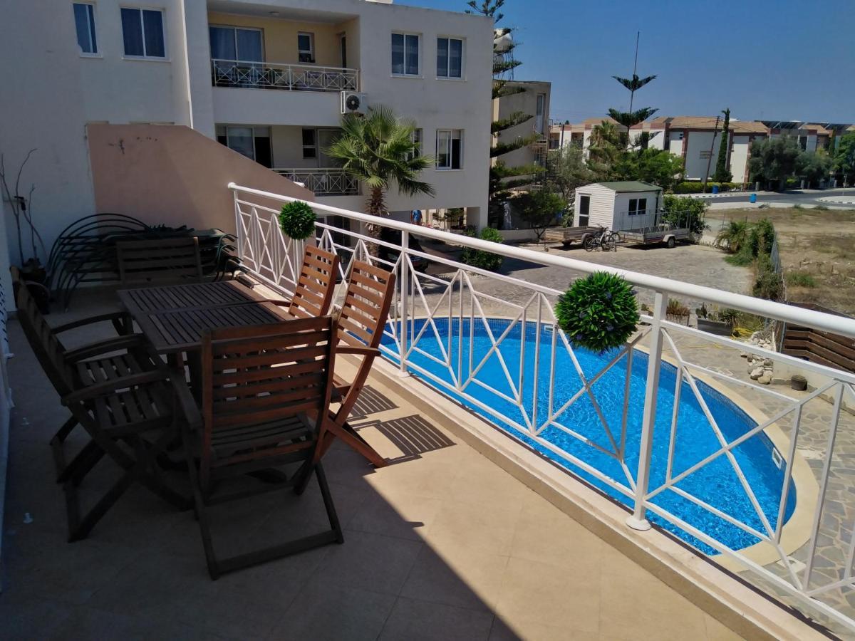 Kato Paphos Suites Eksteriør billede