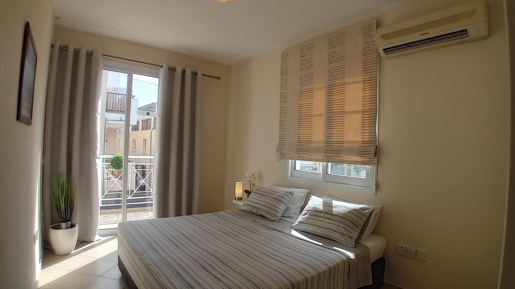 Kato Paphos Suites Eksteriør billede