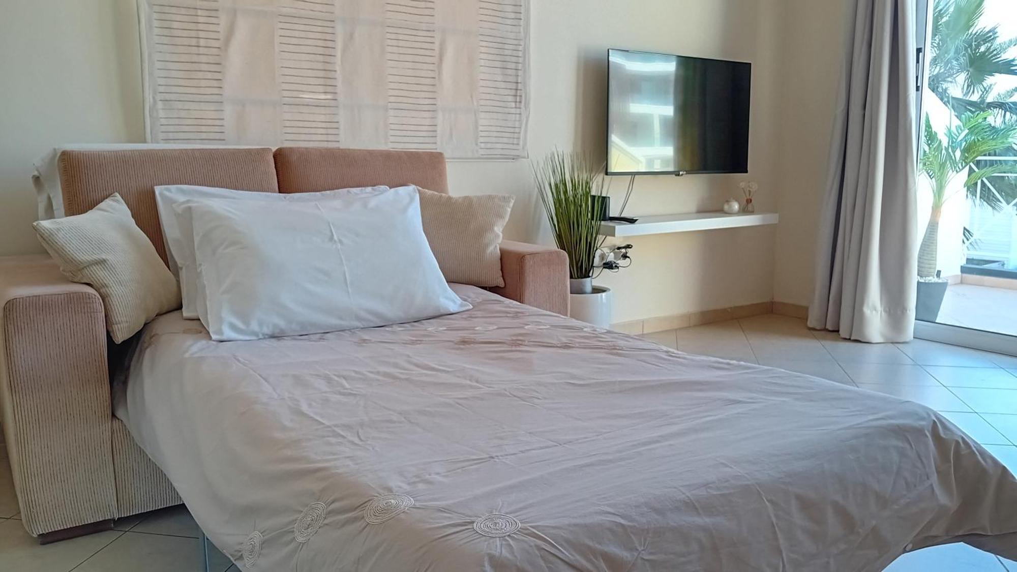 Kato Paphos Suites Eksteriør billede