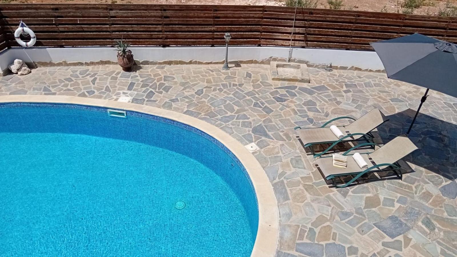 Kato Paphos Suites Eksteriør billede